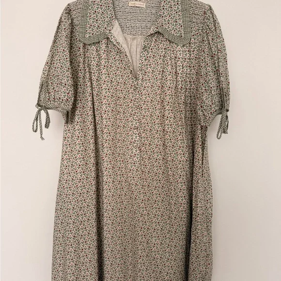 Christy Dawn The Devin Dress | Creme Strawberry - Picture 3 of 7